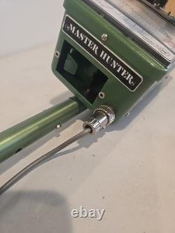 Garrett ADS metal detector With Case, Manual Deep Seeker Groundhog See Video