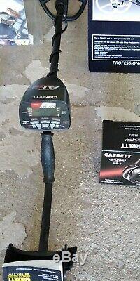 Garrett AT Max Metal Detector with wireless Headphone zlink and accessories