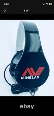 Minelab Equinox 800 Waterproof Metal Detector Kit with Accessories