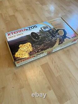 Minelab X-Terra 705 Metal Detector w- box and case
